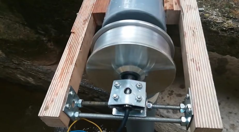 Connect the alternator to a rechargeable battery bank.